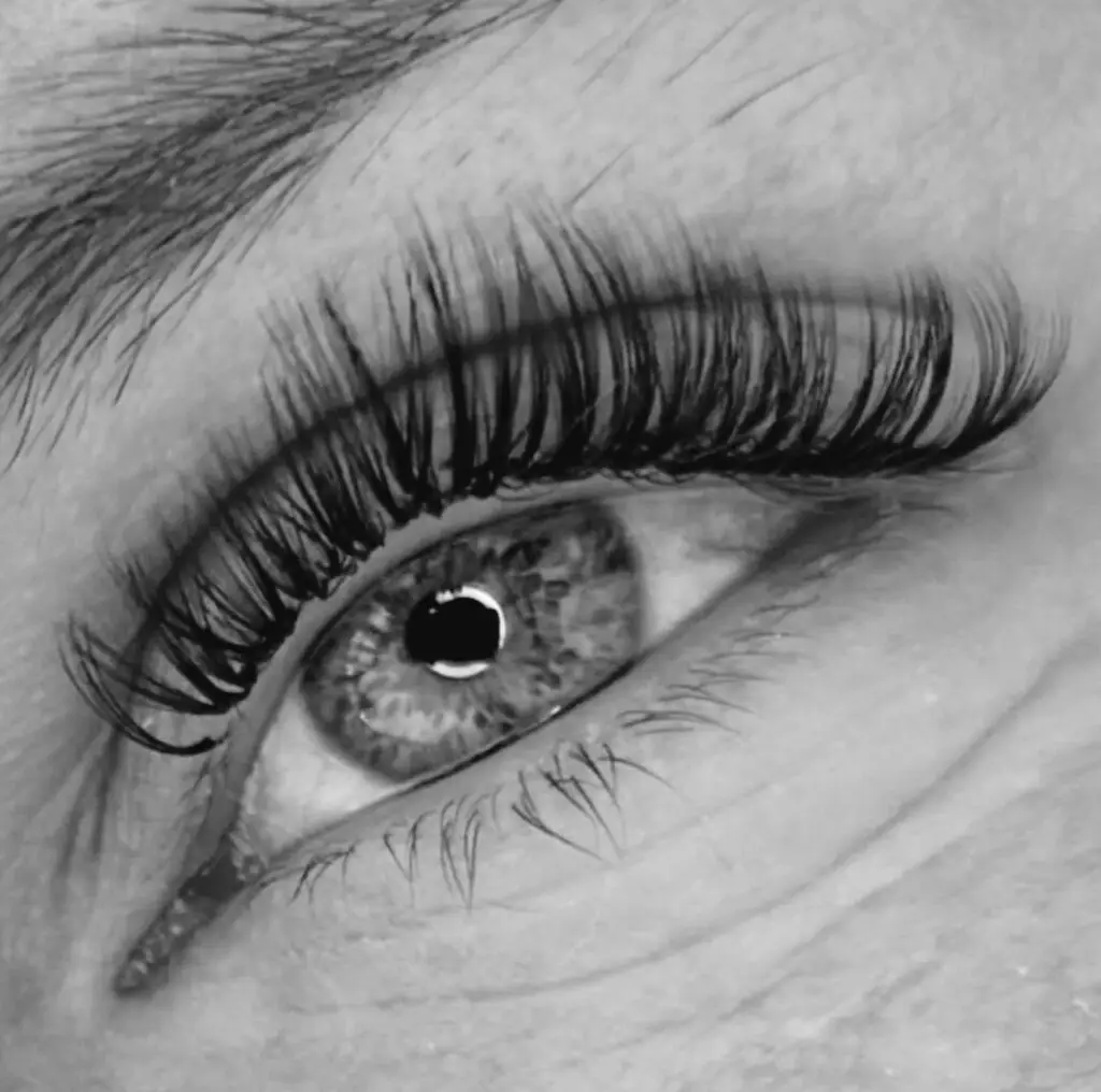 Libby_J_Beauty_lashes_brows_Beautician_Exmouth